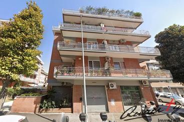 Portuense - Via Gaudenzio Fantoli - 1 piano 139 mq terrazzo 2 balconi